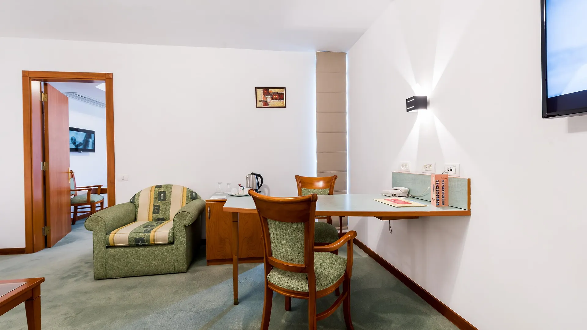 Hotel Duke Romana Boekarest