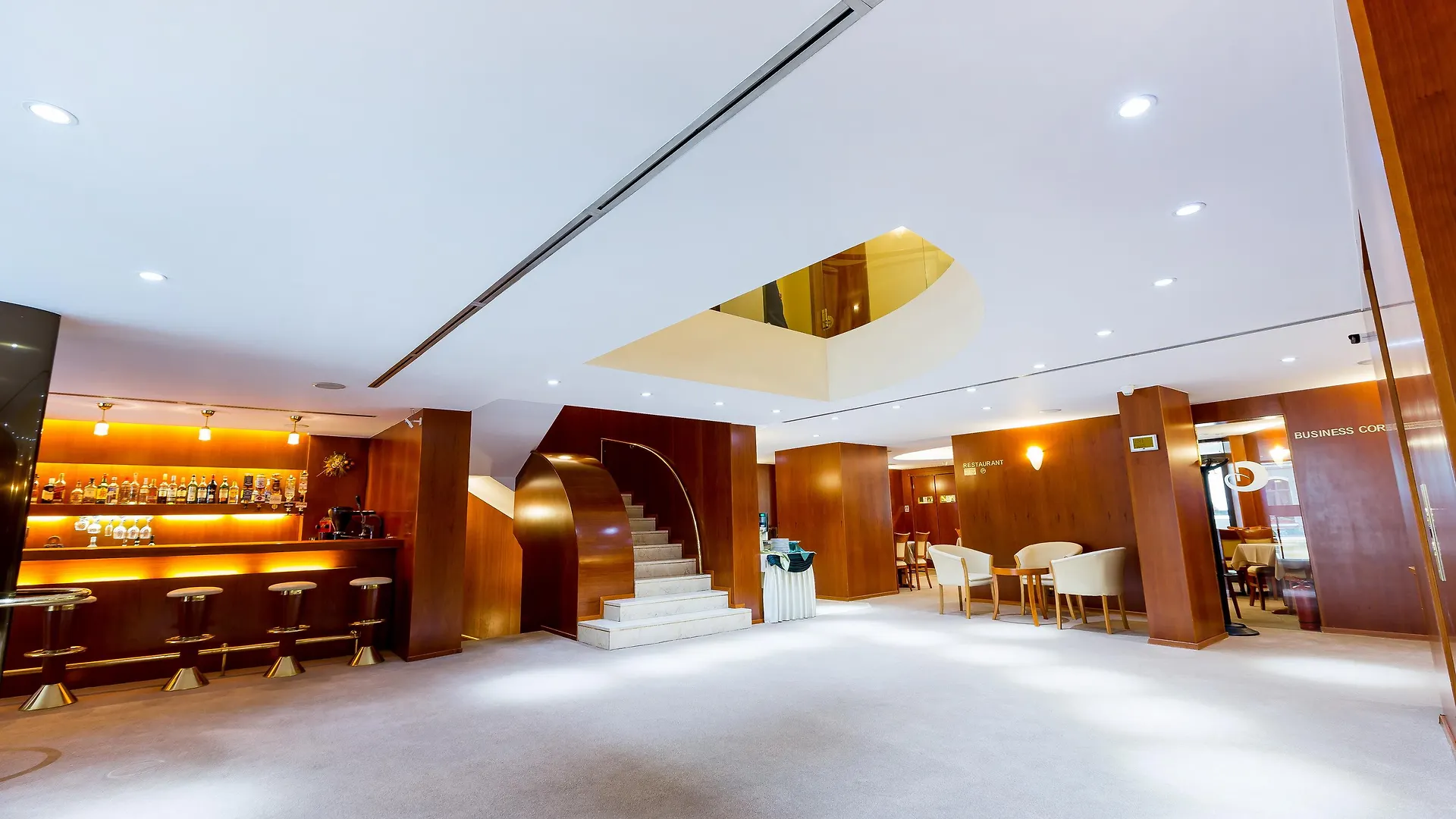 Hotel Duke Romana Boekarest