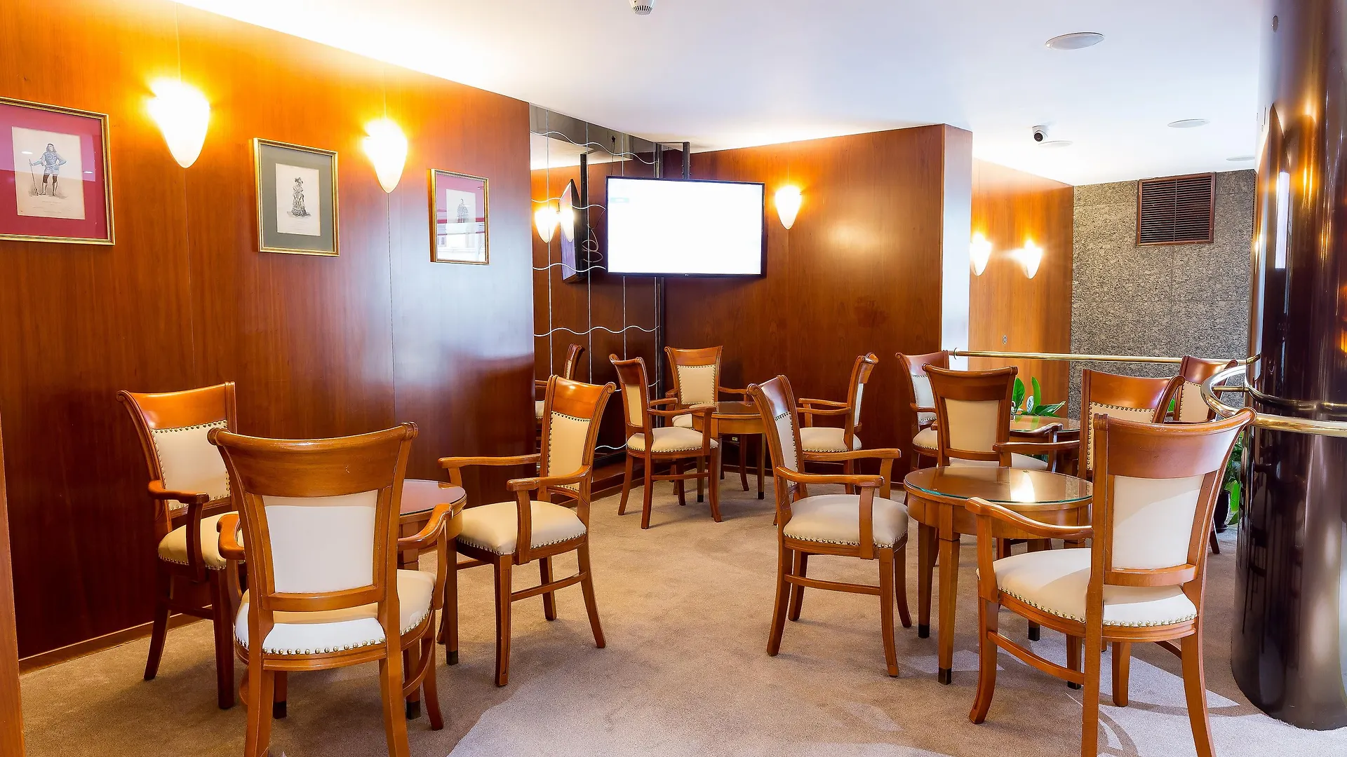 Hotel Duke Romana City Center Bukarest 3*,