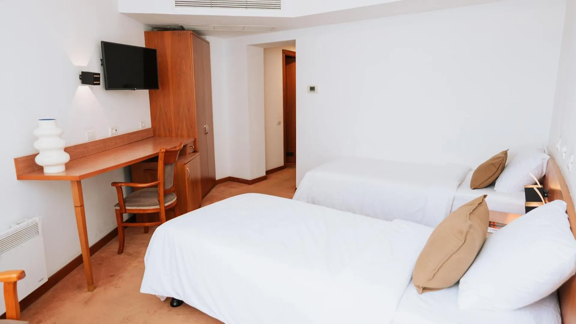 Hotel Duke Romana City Center Bucharest 3*,