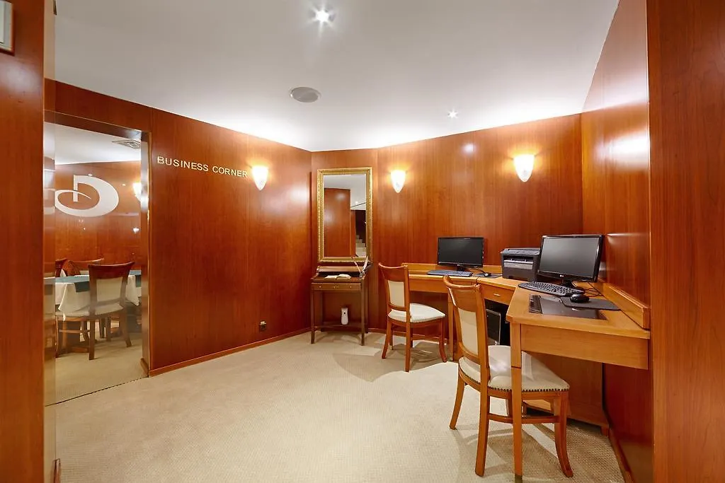 Hotel Duke Romana Boekarest