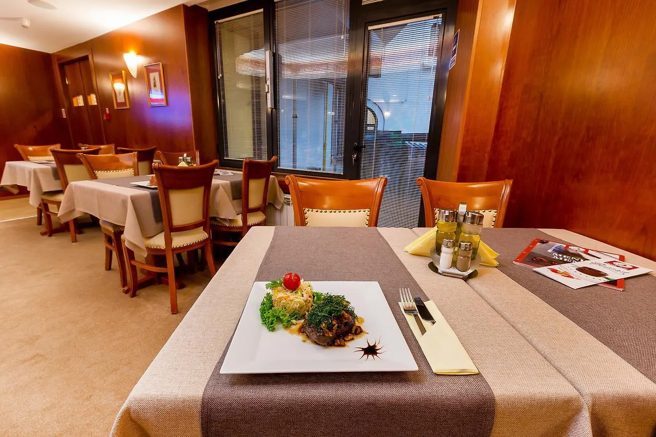 Hotel Duke Romana Boekarest