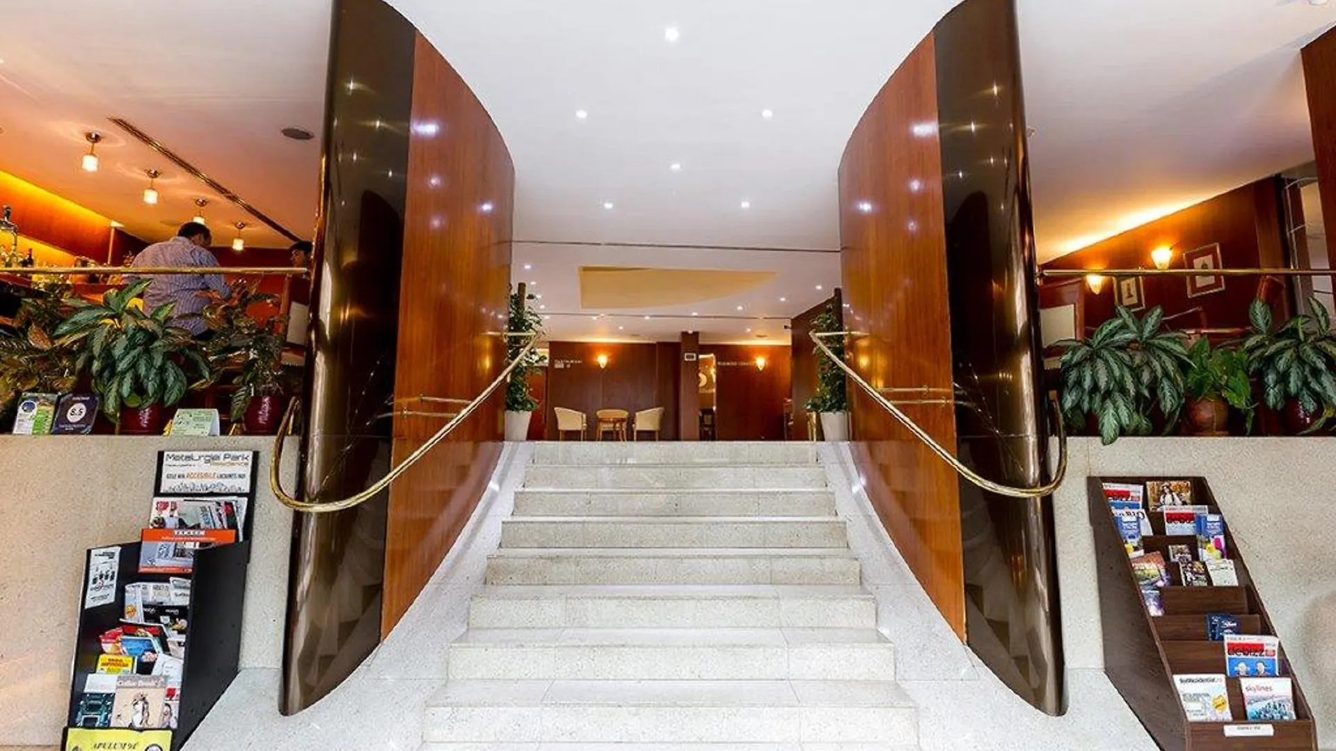 Hotel Duke Romana City Center Бухарест