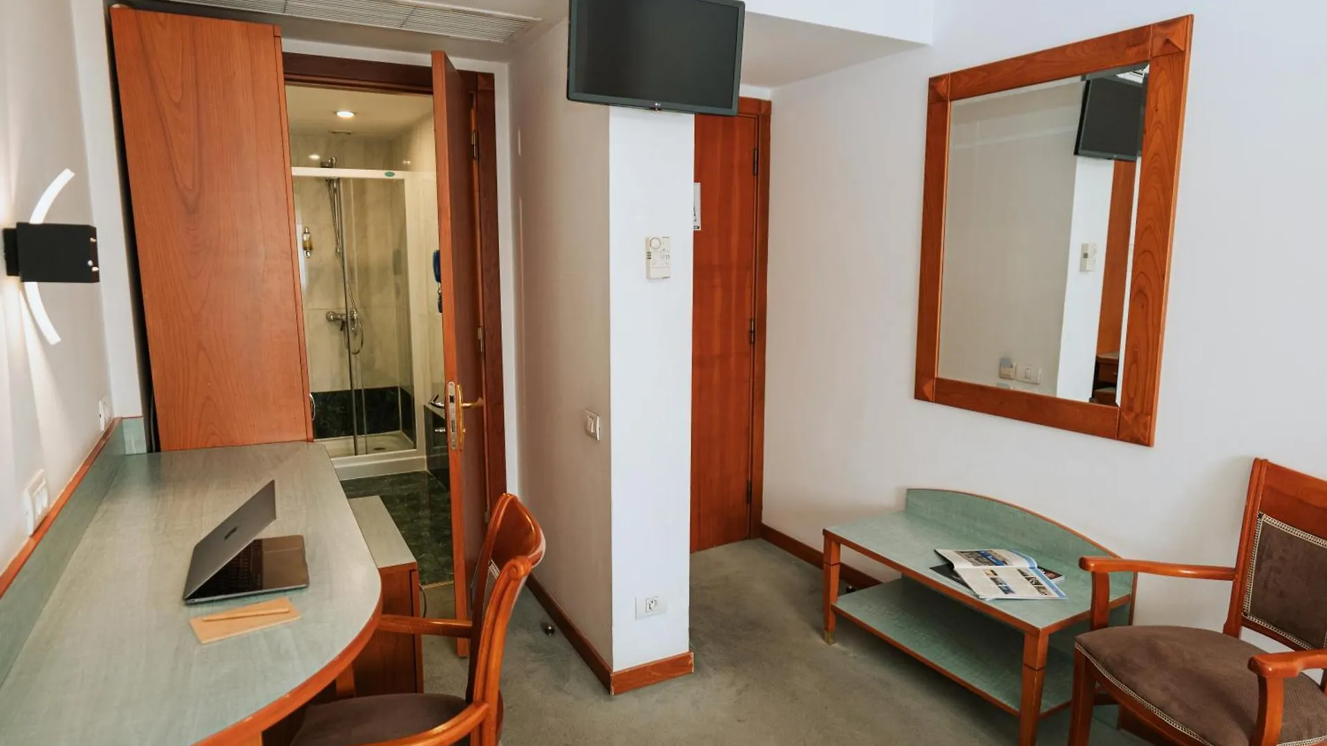 Hotel Duke Romana City Center Бухарест 3*,