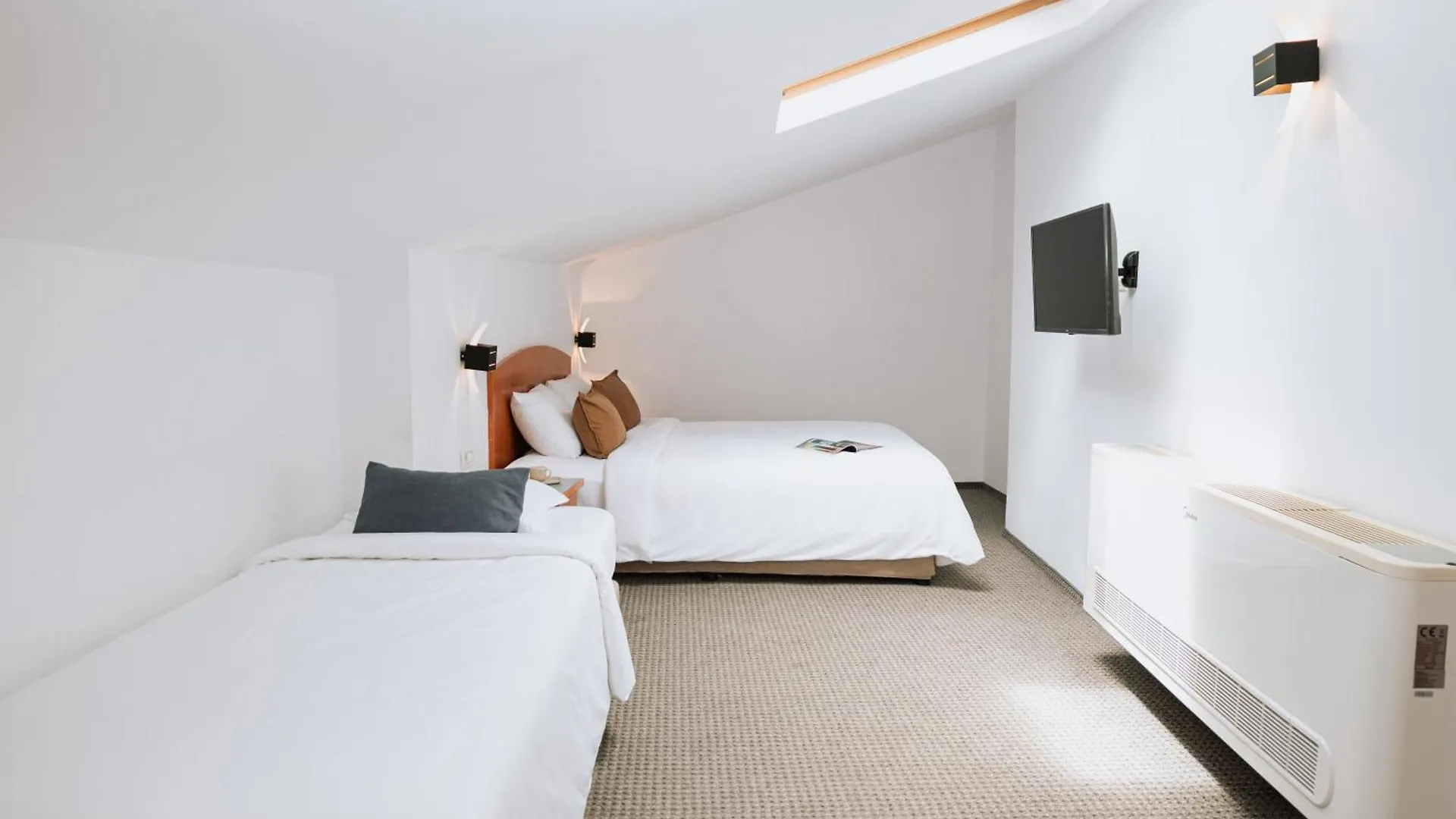 Hotel Duke Romana City Center Бухарест